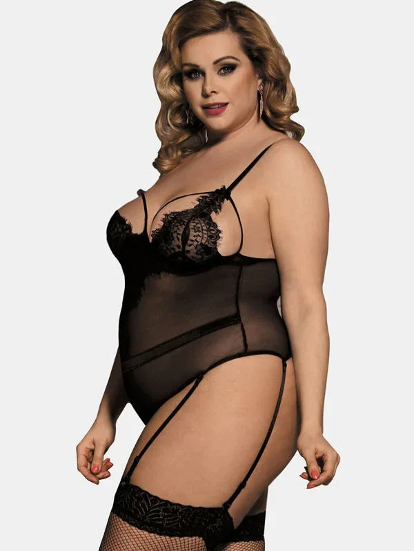 Plus-Size Teddy schwarz aus Mesh mit Spitzenbesatz, Strumpfhalter-Details am Saum