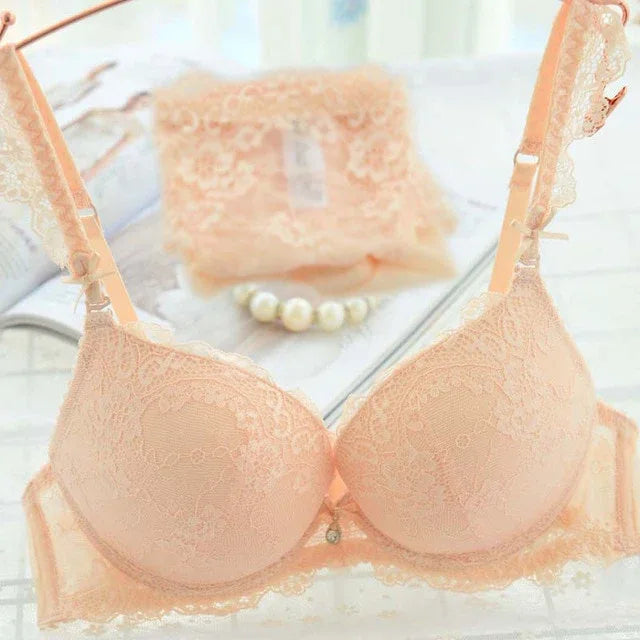 Lace push-up bra and panties set, apricot/peach with scalloped edges